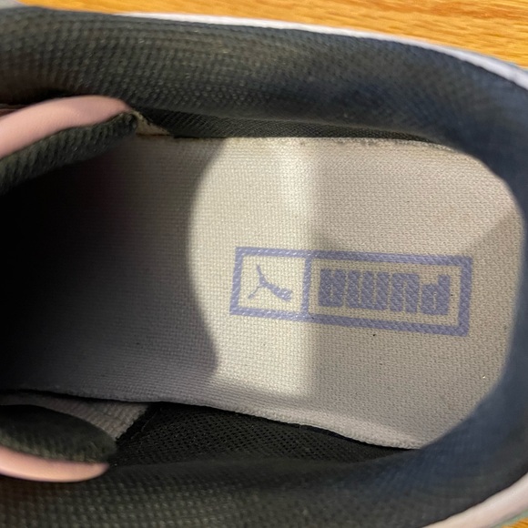 Puma, US size 6 women’s white platform sneakers. - Picture 8 of 10